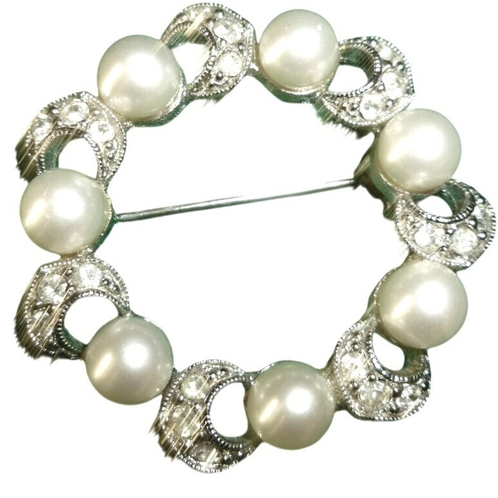 Vintage‎ Silver Tone Faux Pearl Rhinestone Wreath Brooch Pin Circle Wedding